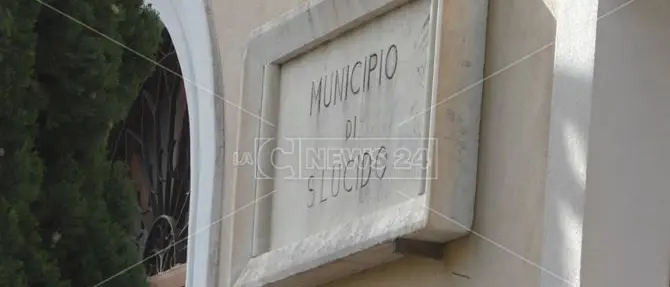 San Lucido, si dimette il vicesindaco: arriva il commissario prefettizio