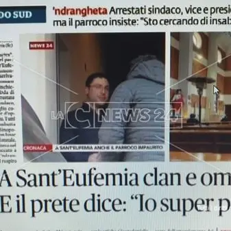 Il prete “super partes” che non parla di mafia accusa LaC ma il video lo smentisce