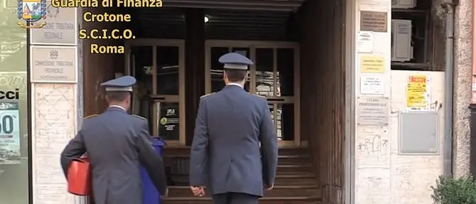 Inchiesta su Petrini, nell'interrogatorio il cancelliere indagato respinge tutte le accuse