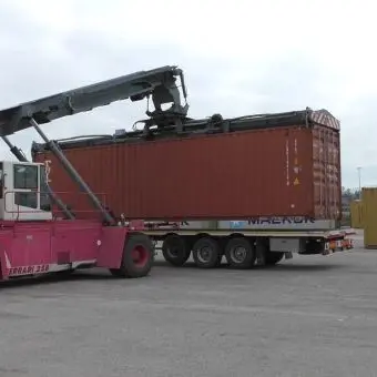 Porto di Gioia, non si vive di soli container: il grido delle aziende dell’indotto