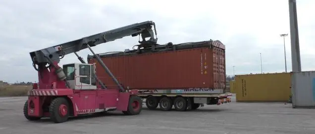 Porto di Gioia, non si vive di soli container: il grido delle aziende dell’indotto