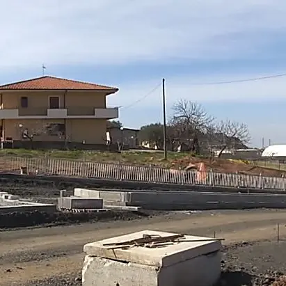 Nuovo ospedale di Vibo: un traliccio ostacola i lavori nel cantiere