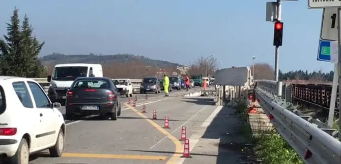 Ponte Allaro, l'Anas: «Pronto a giugno». Ma i sindaci sono scettici