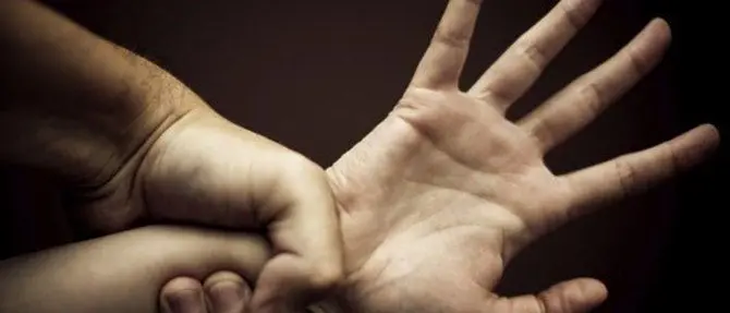 Reggio Calabria, 55enne arrestato per violenza aggravata su minore