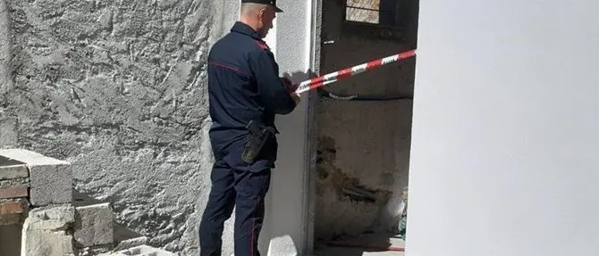 Corigliano, costruisce vicino al torrente: sequestro dei carabinieri