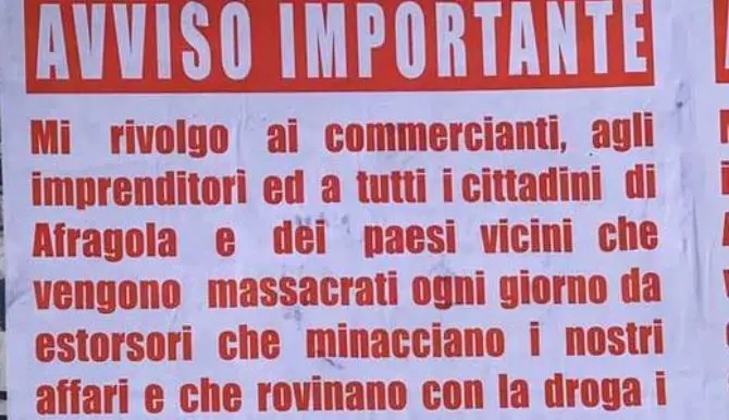 Il fratello del boss e i manifesti affissi nel Napoletano: «Pizzo a mio nome? Denunciate»