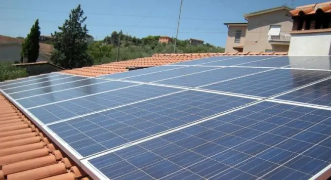 Truffa sull'appalto del fotovoltaico, 6 indagati: coinvolto anche un pubblico ufficiale