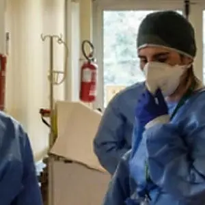Coronavirus, paziente positivo a Catanzaro: quarantena per quattro sanitari