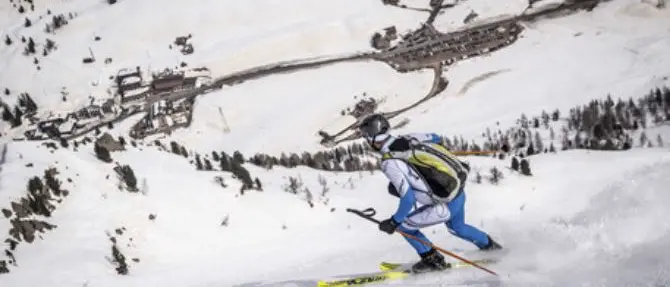 Scappa dalla quarantena per andare a sciare: si rompe una gamba e viene scoperto