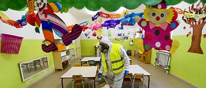 Scuole chiuse, ipotesi voucher per baby sitter e congedo parentale