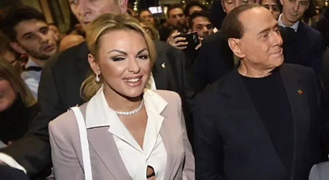 Addio alla Pascale, Berlusconi in Svizzera con la deputata calabrese Fascina