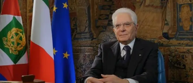 Mattarella: «Solo uniti sconfiggeremo il virus, no a iniziative isolate»