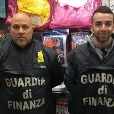 Crotone, sequestrati 150mila giochi e cosmetici non sicuri