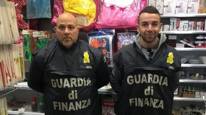 Crotone, sequestrati 150mila giochi e cosmetici non sicuri