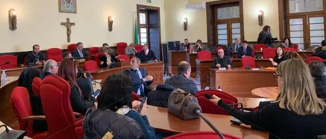 Vibo, il Comune si prepara a dichiarare il dissesto: «Difficile evitarlo»