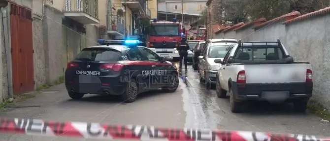 Incendio devasta quattro case, paura nel Vibonese