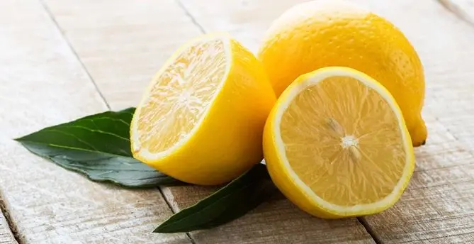 Coronavirus, virale la fake news sull'efficacia della vitamina C