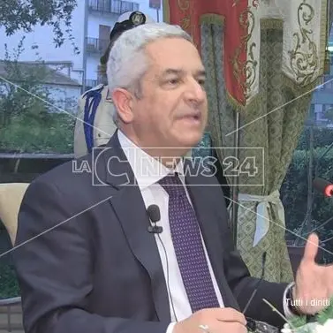 Rende l'invito del sindaco agli esercenti: «Teniamo chiuse le attività»