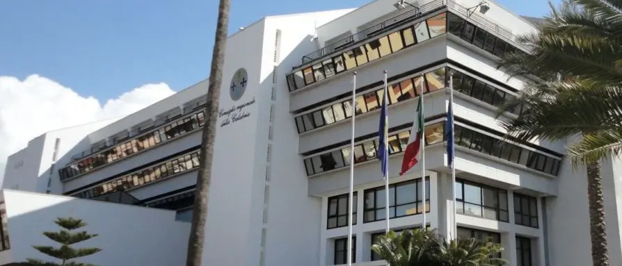 Irto e Santelli partoriscono la data: primo Consiglio il 18 marzo a porte chiuse