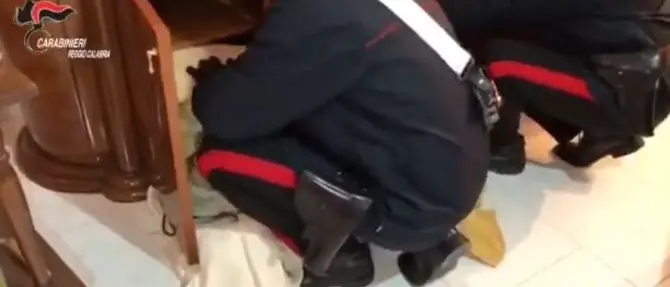 ‘Ndrangheta: arrestato il latitante Cordì, “tradito” da una sigaretta alla finestra