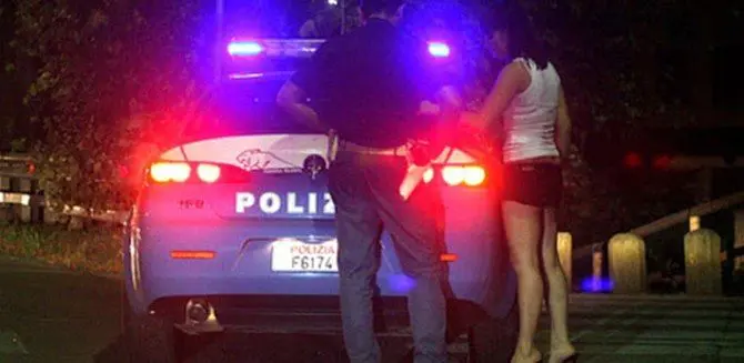 Lamezia, accompagnava prostitute sul luogo di meretricio: denunciato