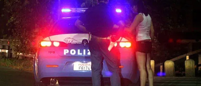 Lamezia, accompagnava prostitute sul luogo di meretricio: denunciato