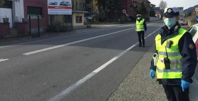 Coronavirus, il sindaco di Diamante allontana i non residenti: «Via entro stasera»