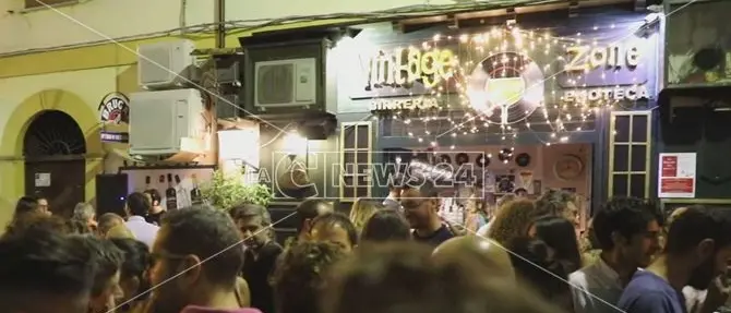 Aumenti dei casi al Sud per apericena e rientri: l’allarme dell'Iss