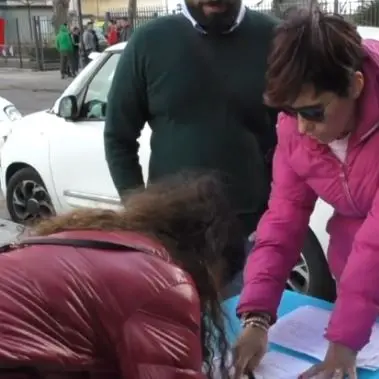 Raccolta fondi per l'ospedale di Locri, boom di adesioni: «Continuate a donare»