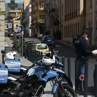 Sfugge in auto a controllo coronavirus, un uomo arrestato a Reggio Calabria