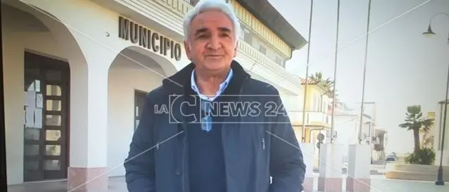 San Ferdinando, la tendopoli non chiude. Il sindaco: «Più regole per evitare contagi»