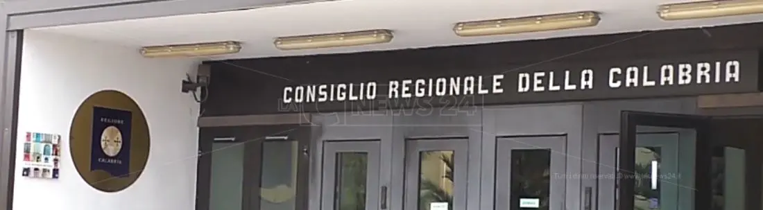 Rischio contagio tra i consiglieri regionali dopo il caso Cirielli: prima seduta ancora in forse