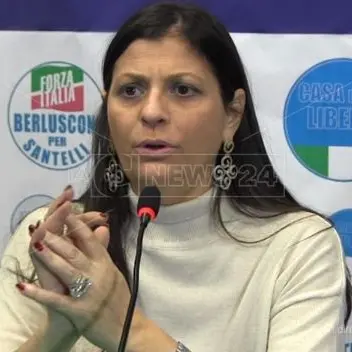 Coronavirus, Santelli invoca l'Esercito e avverte: «Solo 100 posti in terapia intensiva»