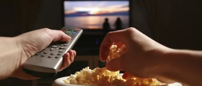 #iorestoacasa: 10 serie tv da guardare durante la quarantena forzata