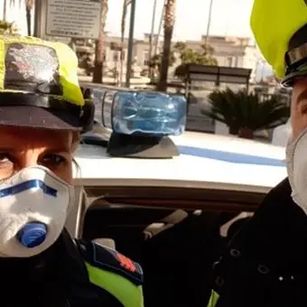 Palmi, la Polizia locale: «State a casa, col coronavirus si rischia di morire»