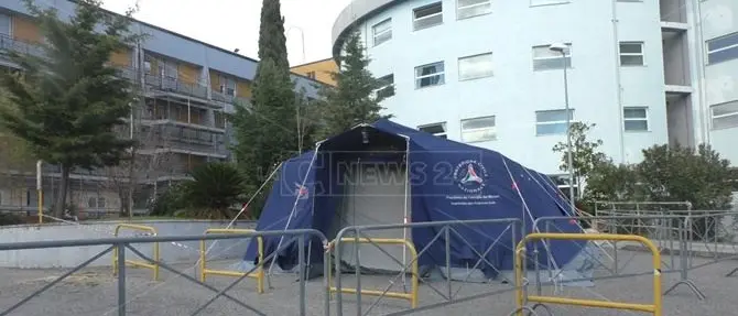 Emergenza nel Cosentino, il centro Covid-19 di Castrovillari è ancora nel caos