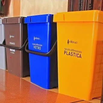 Catanzaro: stop alla differenziata e sacco speciale per chi è in quarantena