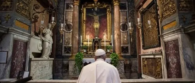 Papa Francesco: «L'emergenza sia di lezione, riscopriamo le piccole cose»