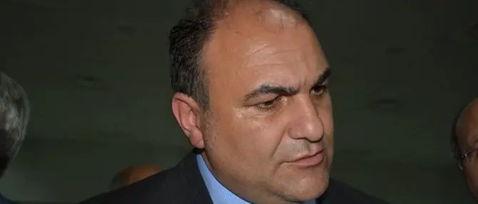 Locri, il sindaco Calabrese spegne le polemiche: «Assessori contagiati? Sciocchezze»