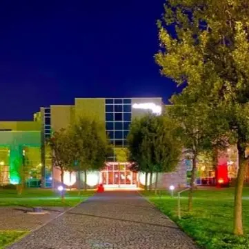Rende, il Comune diventa tricolore. Il sindaco: «Restiamo uniti»