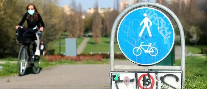 Coronavirus, nuova stretta del governo: parchi chiusi e sport solo vicino casa