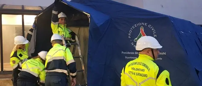 Catanzaro, l'impegno dei volontari della Protezione civile e il grazie del sindaco