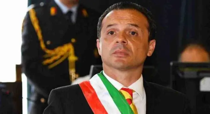 Esodo verso Sicilia, il sindaco di Messina: «Blocco io gli sbarchi, arrestatemi»