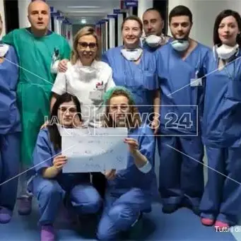 Catanzaro, il video-appello degli infermieri: «Noi restiamo in corsia, tu a casa»