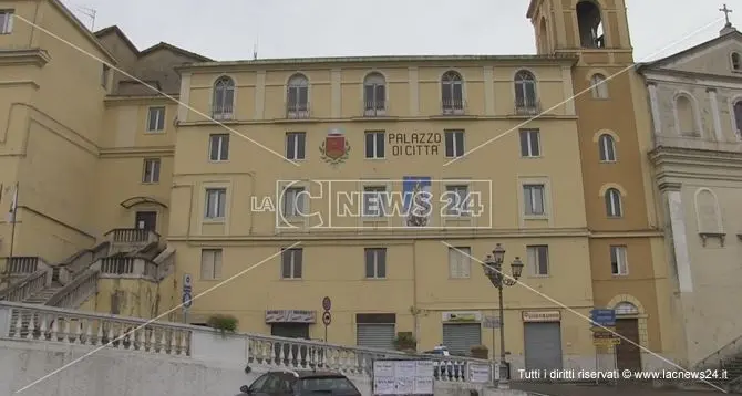 Comune di Rogliano, concorso per un funzionario amministrativo-contabile a tempo pieno e indeterminato\n