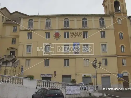 Comune di Rogliano, concorso per un funzionario amministrativo-contabile a tempo pieno e indeterminato
