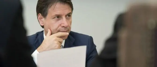 Coronavirus, nuova stretta: multe e confisca dell'auto per chi esce senza motivo