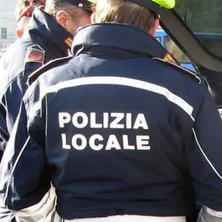 Catanzaro, facevano spesa insieme: denunciati e in quarantena