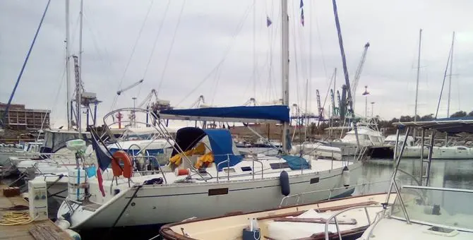 Da 20 giorni in mare, cacciati da tutti i porti e ora in quarantena a Gioia Tauro