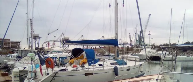 Da 20 giorni in mare, cacciati da tutti i porti e ora in quarantena a Gioia Tauro